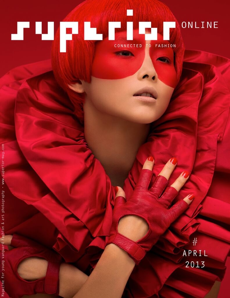 Superior Magazine # April 2013 - Cover by Daniel Castro